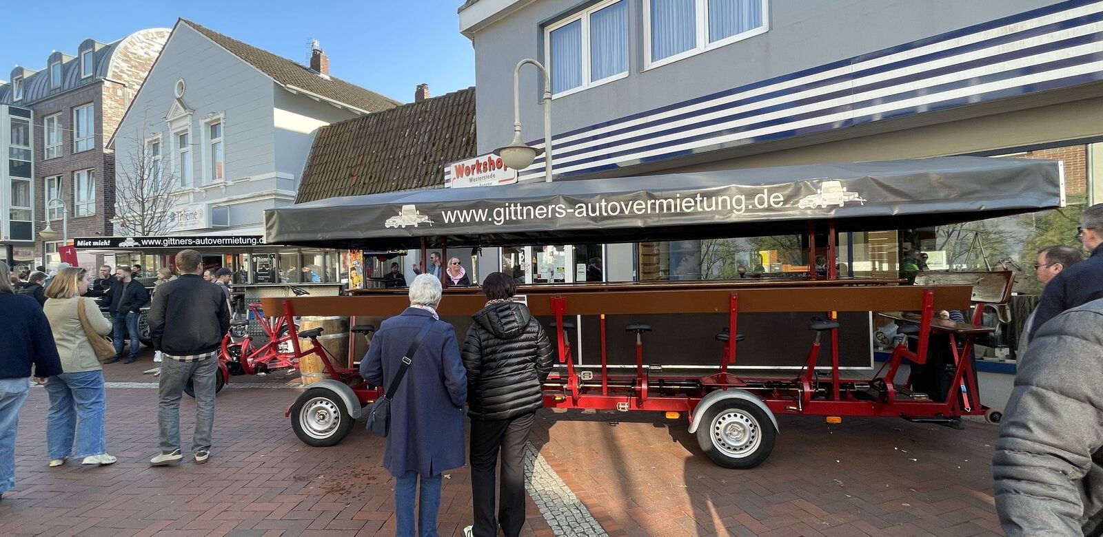 Autofrühling Westerstede: Großer Andrang beim Frühlingsevent